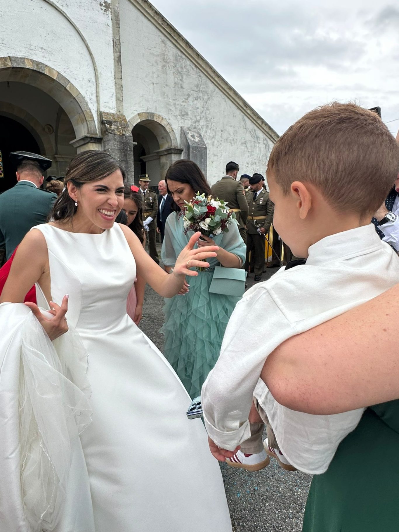 Alegría en tu boda, capturamos momentos Alegría en tu boda, capturamos momentos