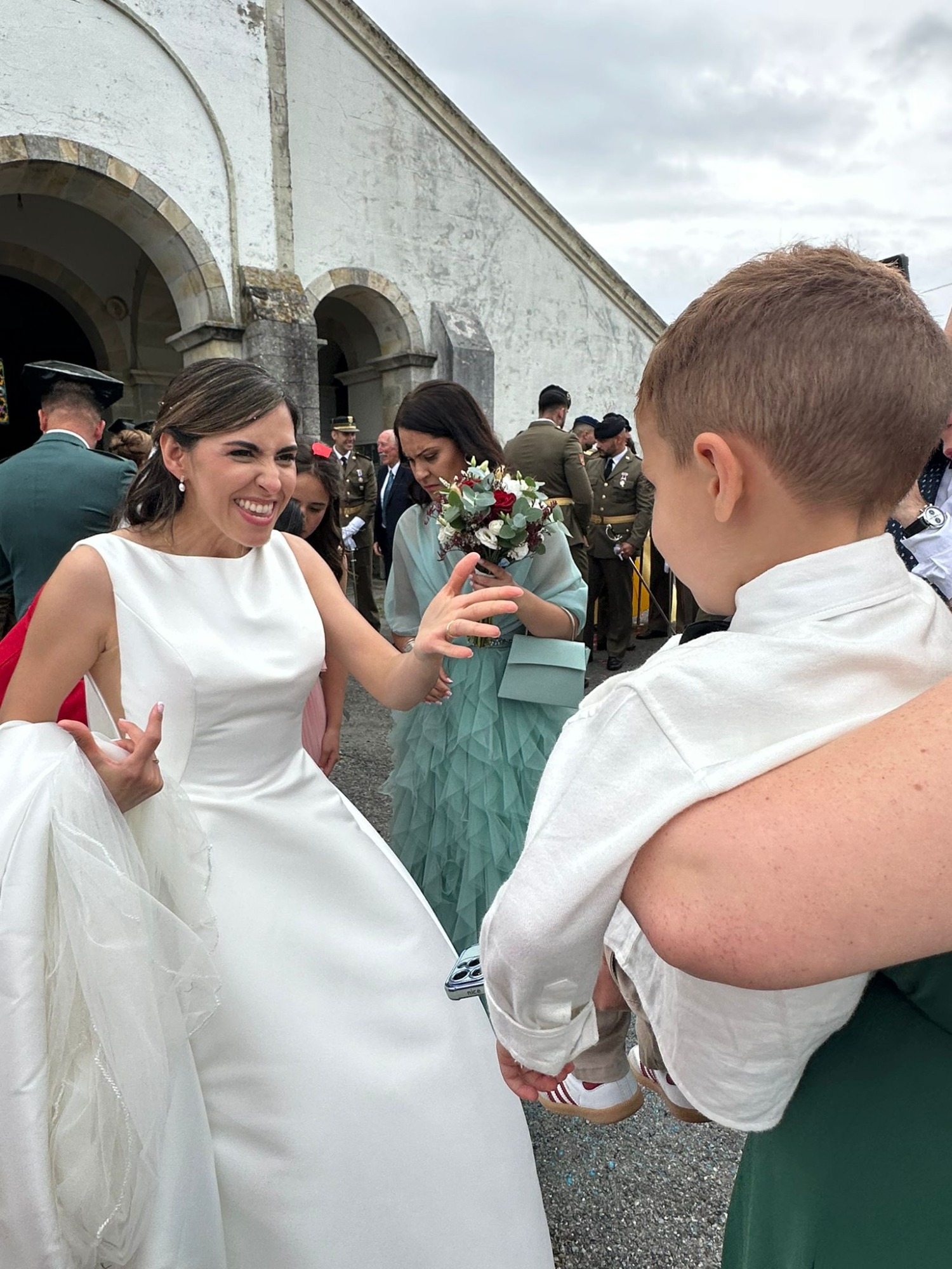 Alegría en tu boda, capturamos momentos Alegría en tu boda, capturamos momentos